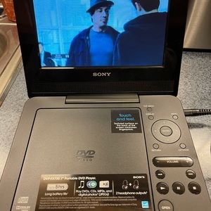 Sony DVP-FX730 Portable DVD Player with Carrying Case